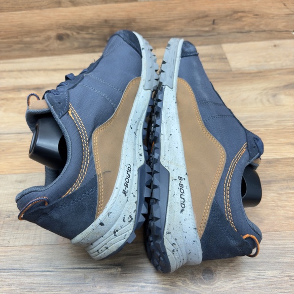 LL bean men 9.5 size Blue and Tan Athletic Sneakers - Picture 4 of 9